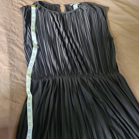 H&M pleated sleeveless dress - Picture 12 of 14